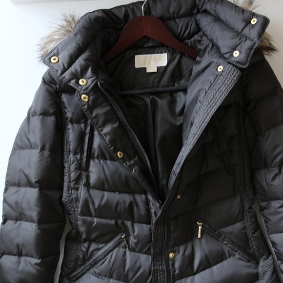 [SOLD] Michael Kors Hooded Puffer Coat - Picture 3 of 7